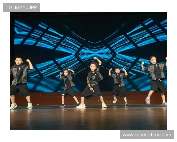 街舞盛宴：深入成都街舞队展现灵活性与创意的魅力之旅