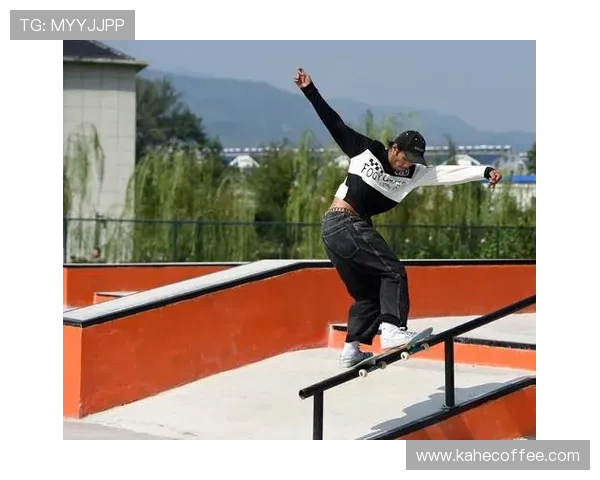 西安街舞队在滑板精英赛中的团队协作表现精彩纷呈值得称赞