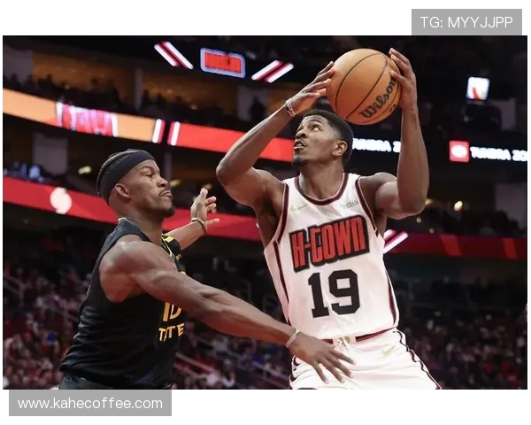 休斯顿队与明尼苏达星队的激烈对决引发球迷热情高涨