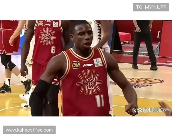 天津男篮与北控男篮激战正酣谁能在这场对决中笑到最后